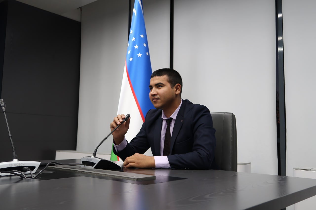 Ganisher Karshiev speaking at a public session